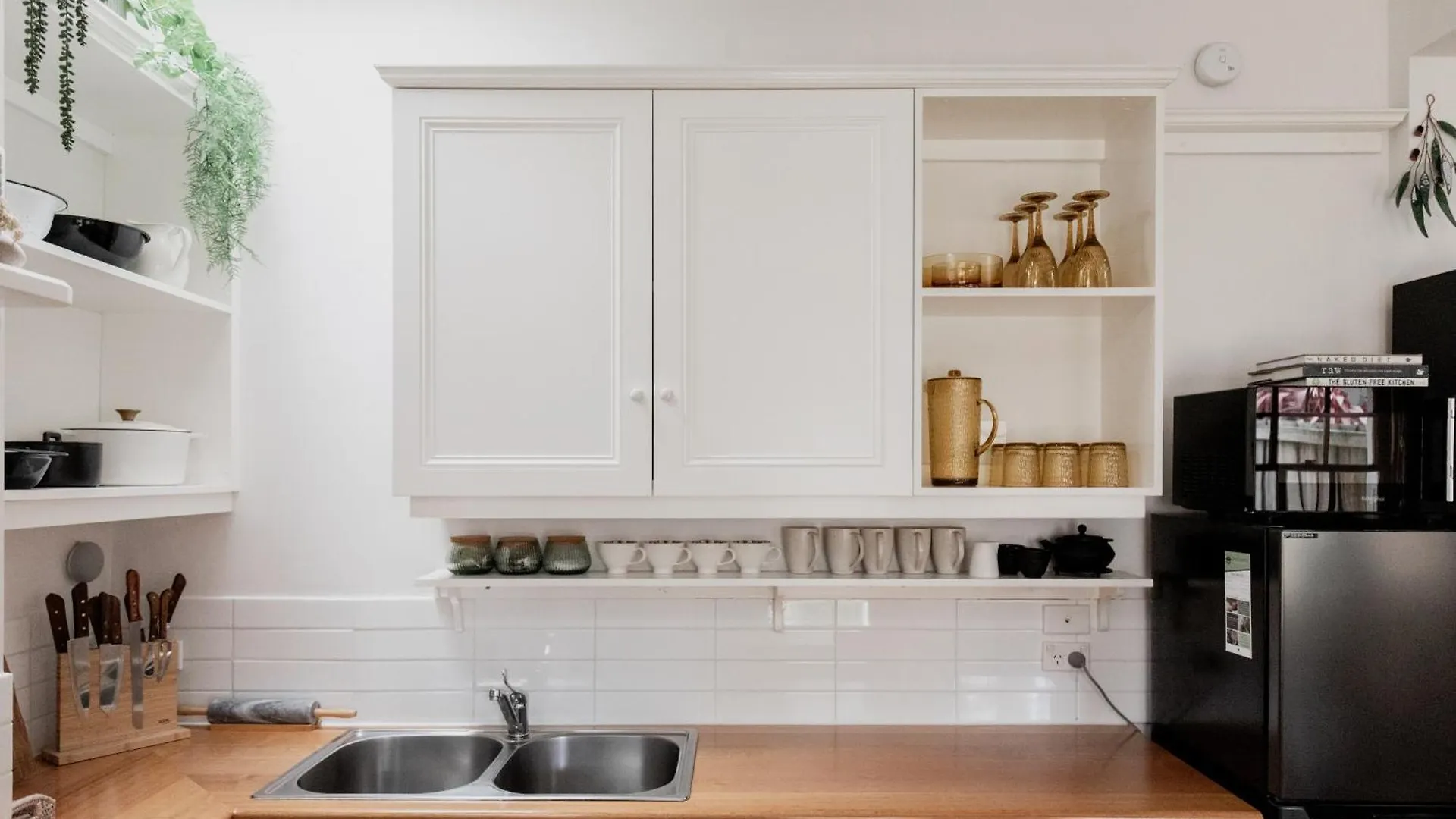'Allambee' Heritage Cottage In Trendy South Hobart