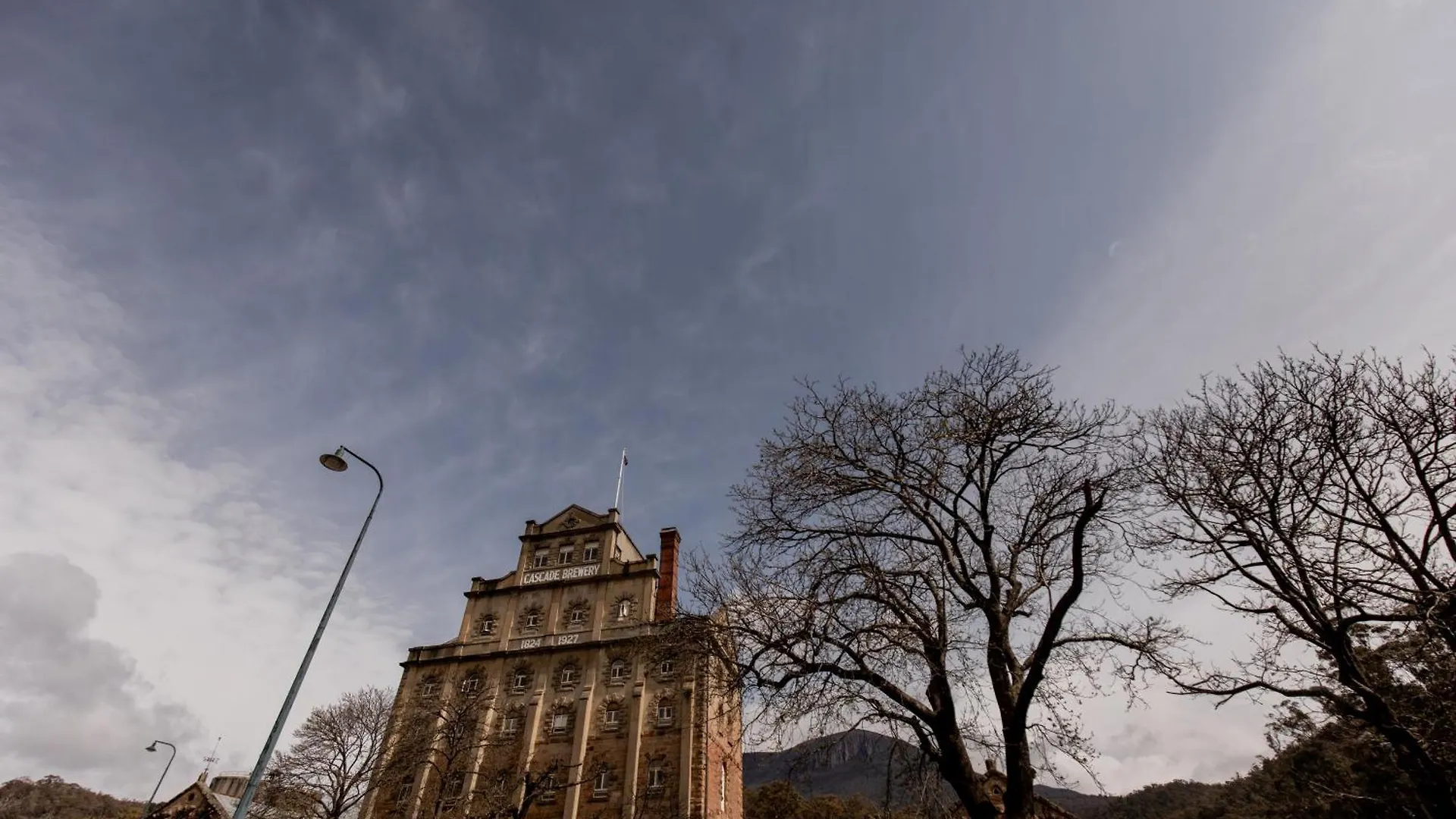 'Allambee' Heritage Cottage In Trendy South Hobart
